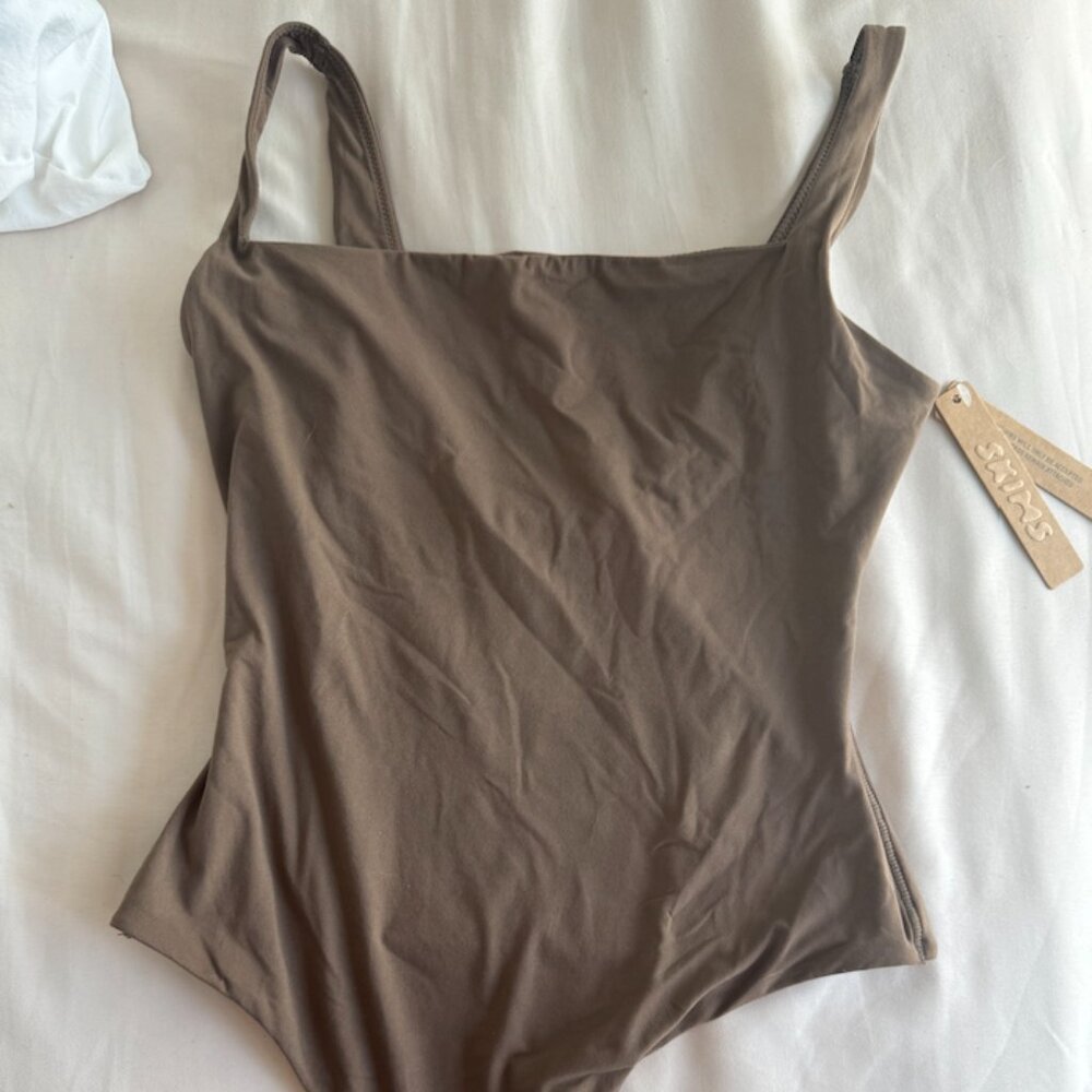 FITS EVERYBODY SQUARE NECK BODYSUIT | OXIDE